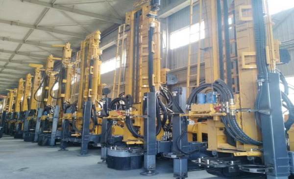 宏大鉆井隊鉆機(jī)